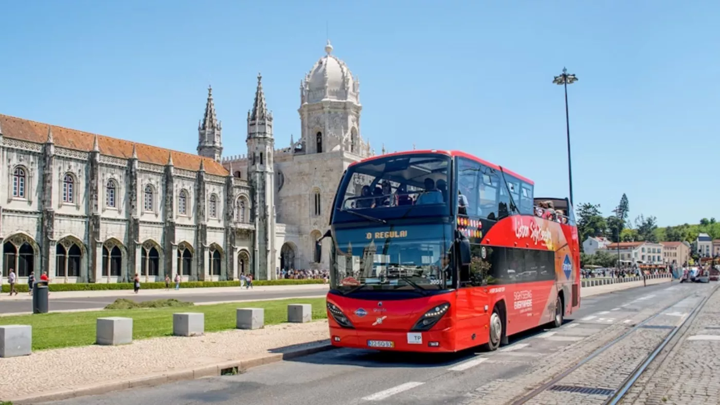 Autocarro Turístico Hop-On Hop-Off: Lisboa à Tua Medida