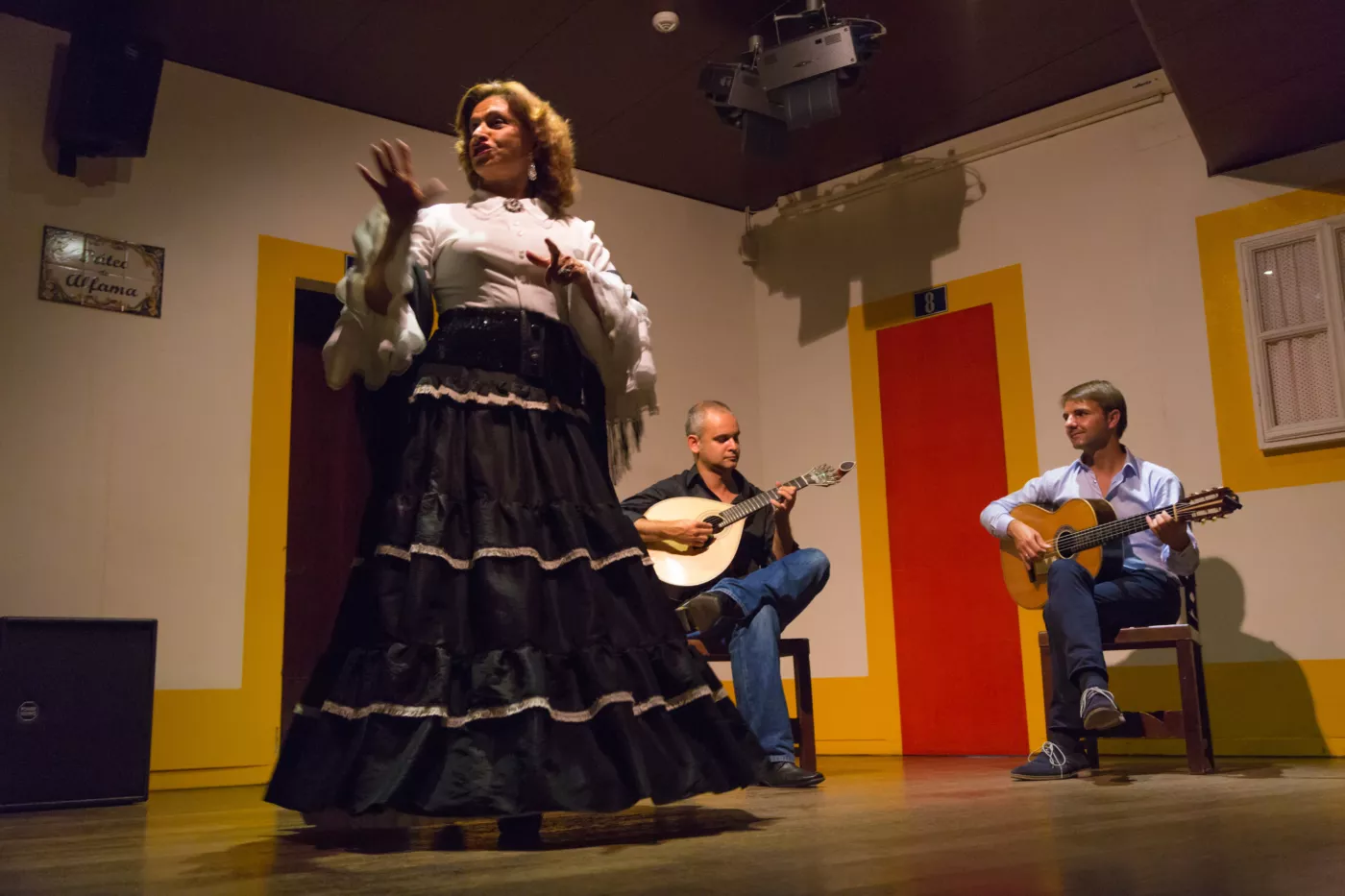 Noite em Lisboa com Jantar e Fado em Alfama