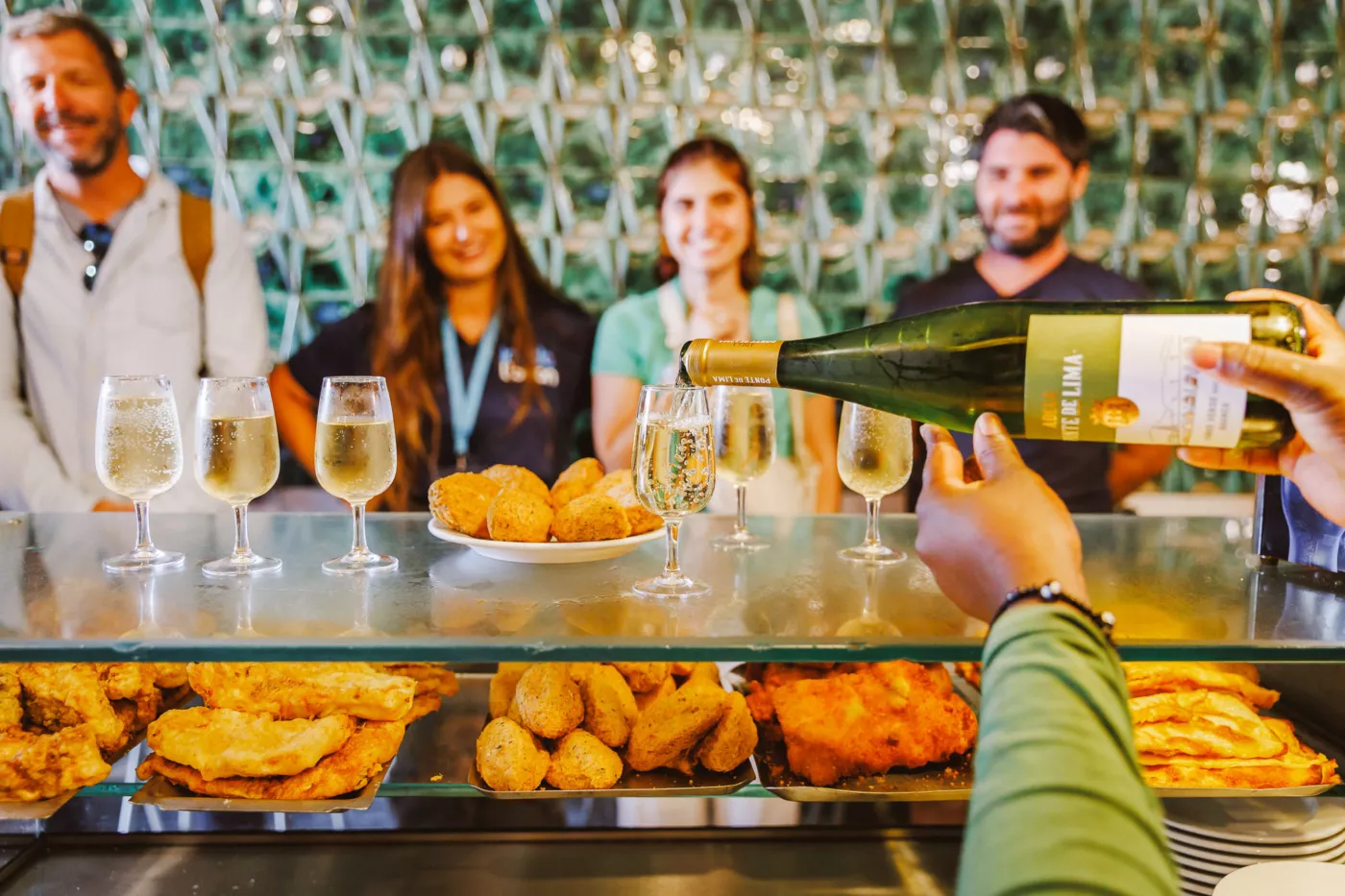 Roteiro Gastronómico Privado em Lisboa: Codfish & Vinhos