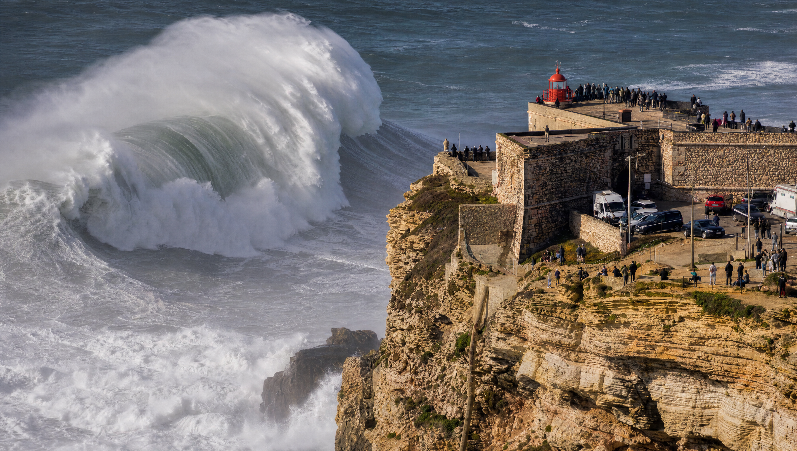  Nazaré Big Waves – Private Day Transfer